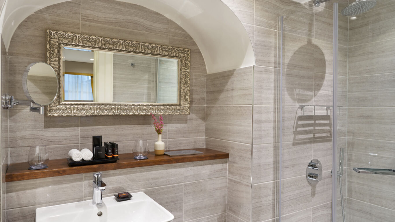 Basement Double Bathroom 2 4500px